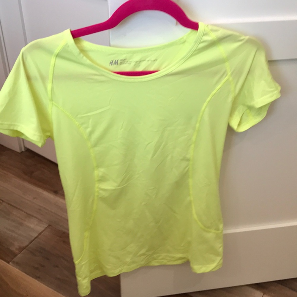 workout shirt